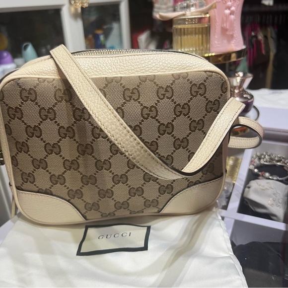 Gucci Handbags - Gucci crossbody bag